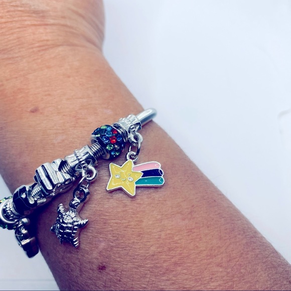 Bracelets Star and Crystals Silver tone Beads - Picture 7 of 8